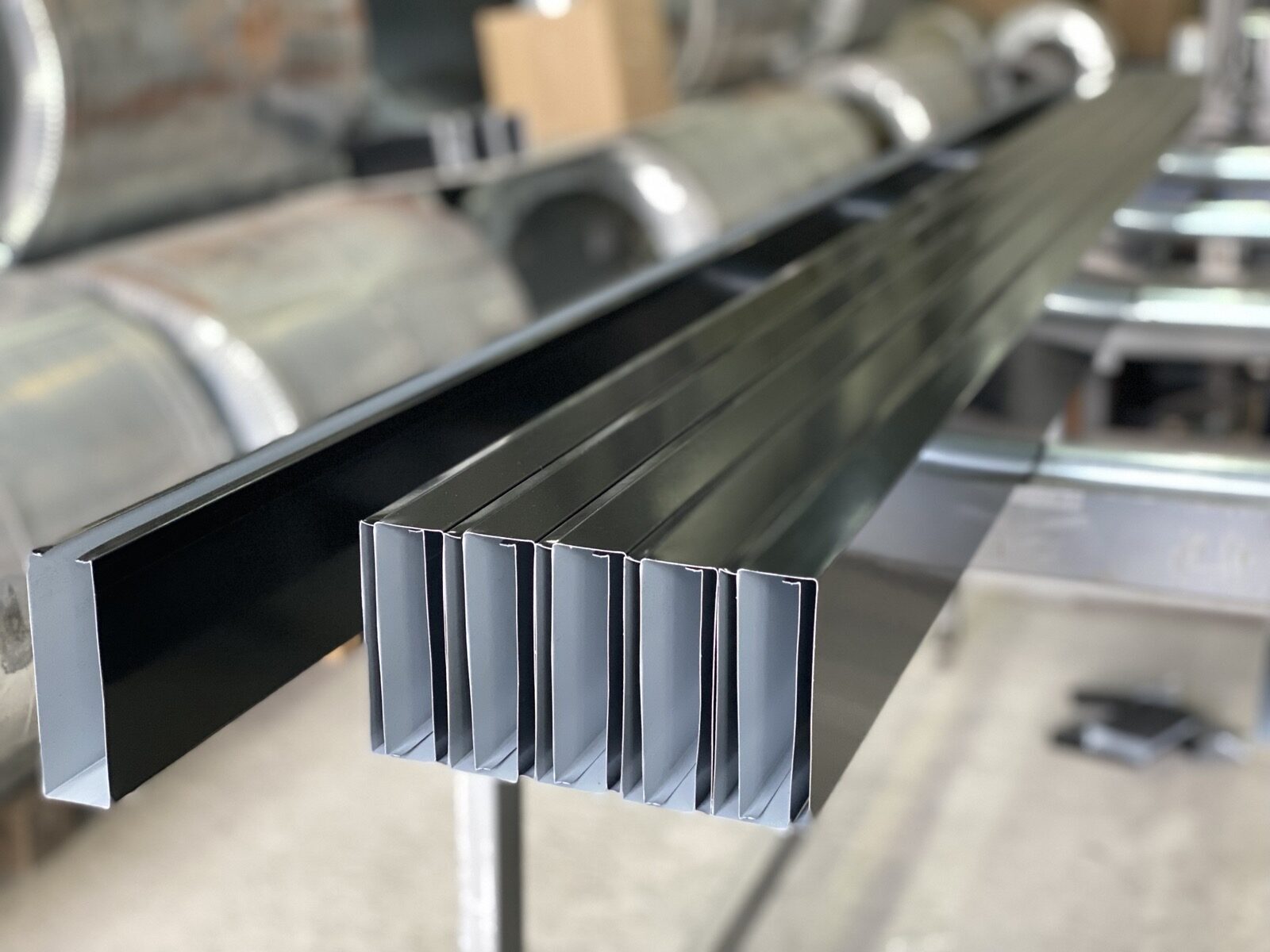 Sufit listwowy — 100x30 mm, Czarny RAL 9005