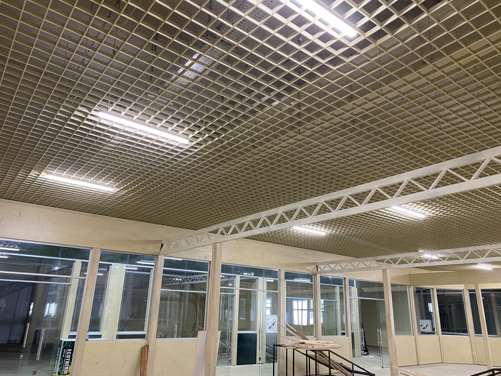 Sufit rastrowy klasyczny — 150x150 mm, Jasna kość słoniowa RAL 1015